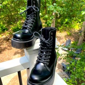 Black Boots (Jeffrey Campbell) - Size 6